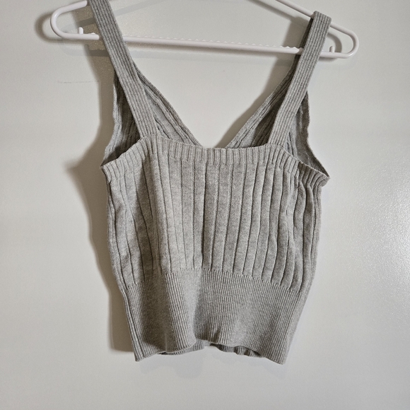 Aritzia wilfred tank, size 6 - Picture 4 of 5